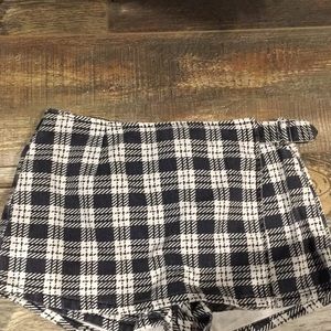 UO BDG skort